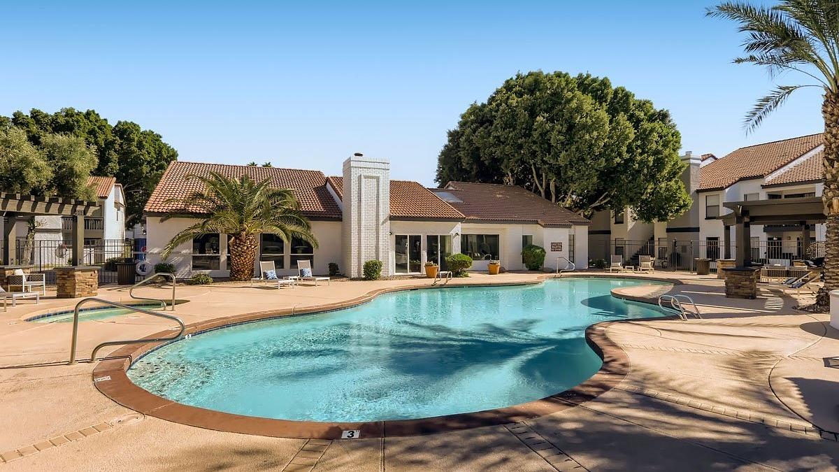 Gateway on Gilbert Apartments, Mesa - (see pics & AVAIL)